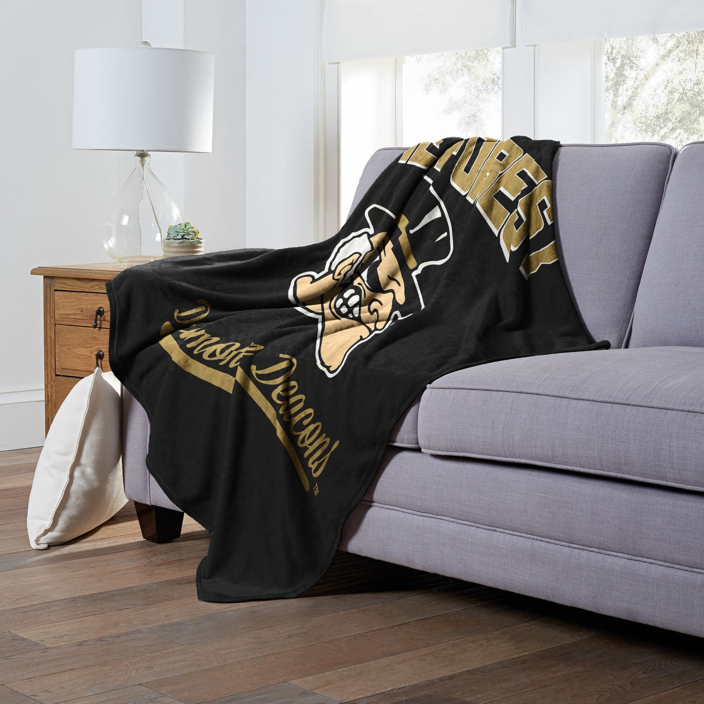 Wake Forest OFFICIAL NCAA "Alumni" Silk Touch Throw Blanket; 50" x 60"